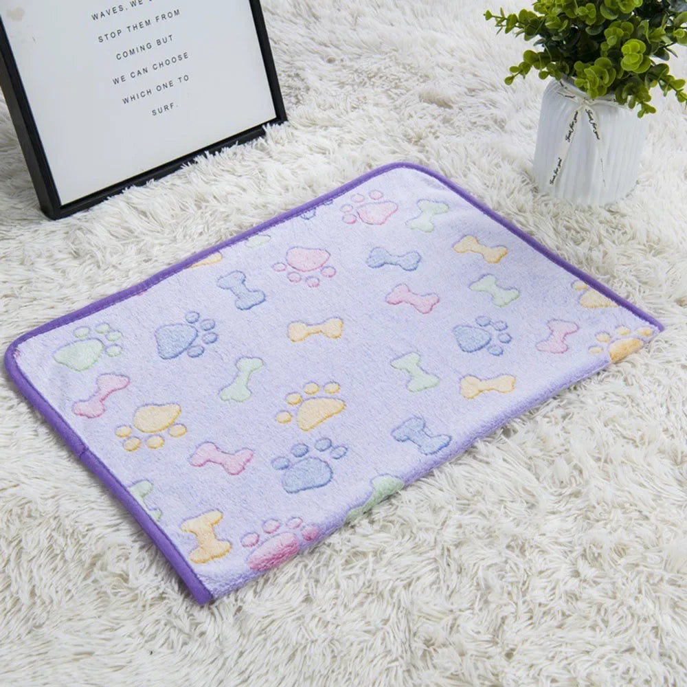 Soft Fluffy Pet Blanket Cute Paw Printed Pet Mat Warm and Comfortable Puppy Bed Mat Breathable Blanket Cover for Cats Small Dogs