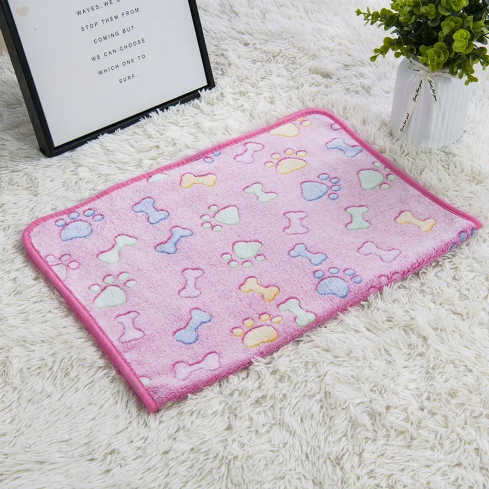 Soft Fluffy Pet Blanket Cute Paw Printed Pet Mat Warm and Comfortable Puppy Bed Mat Breathable Blanket Cover for Cats Small Dogs