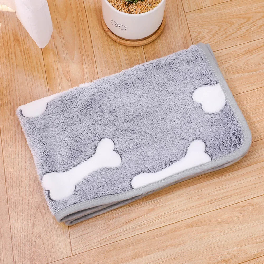 Soft Fluffy Pet Blanket Cute Paw Printed Pet Mat Warm and Comfortable Puppy Bed Mat Breathable Blanket Cover for Cats Small Dogs