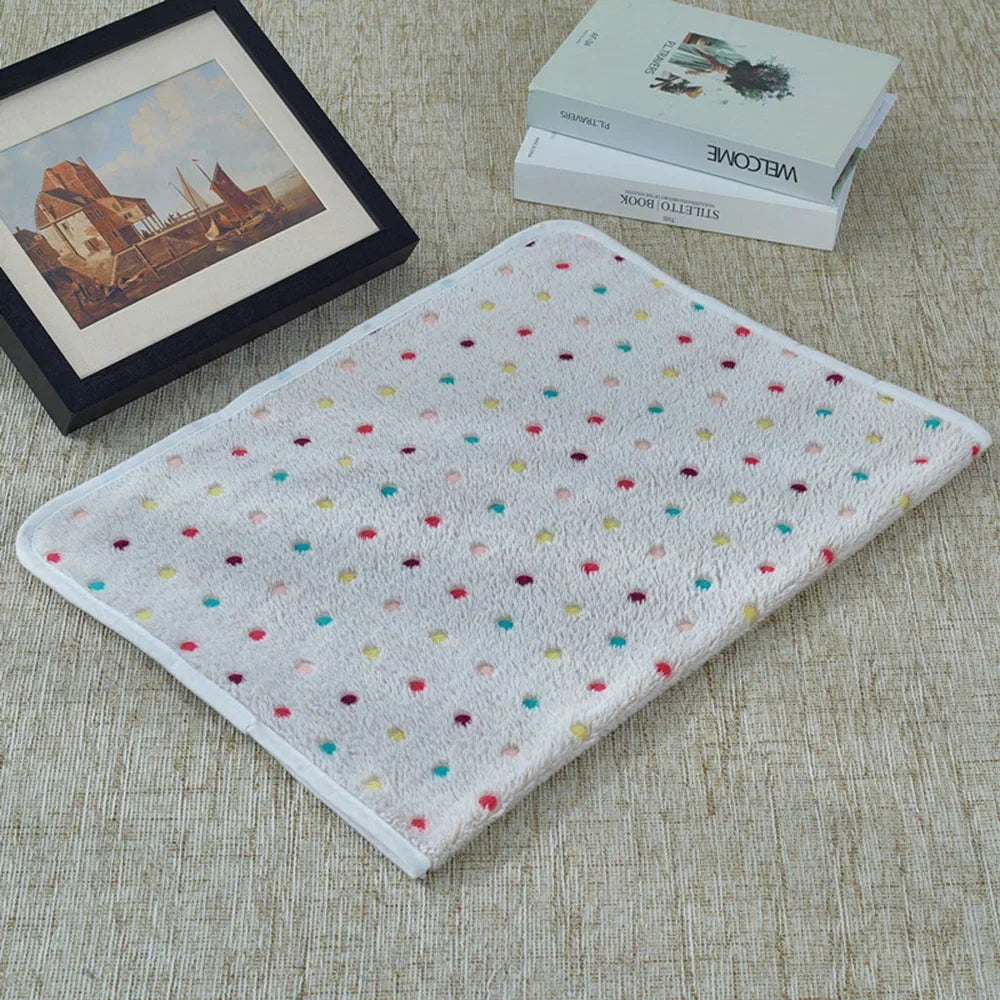 Soft Fluffy Pet Blanket Cute Paw Printed Pet Mat Warm and Comfortable Puppy Bed Mat Breathable Blanket Cover for Cats Small Dogs