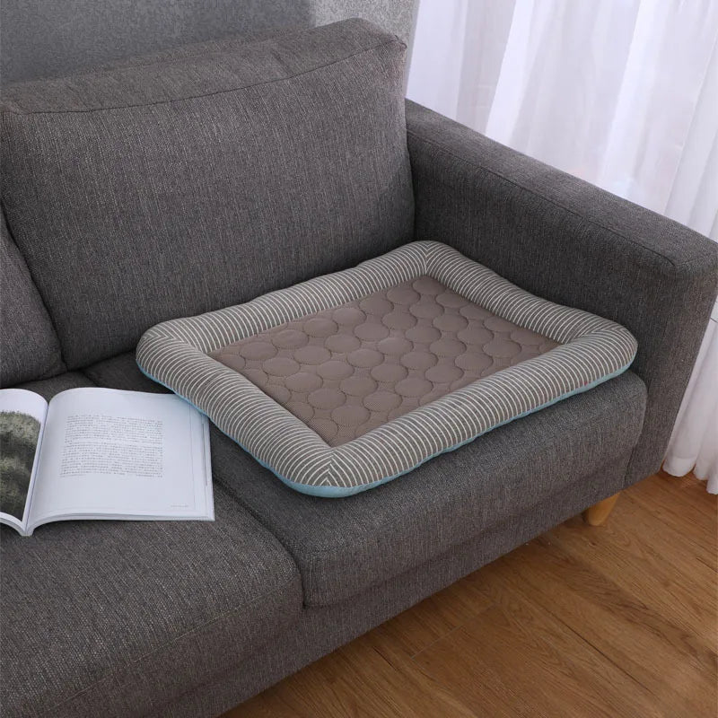Dog Cooling Mat Pet Ice Pad Teddy Mattress Pet Cool Mat Bed Cat Summer Keep Cool Ice Silk Cooling Sleeping Mats for Dogs Cats